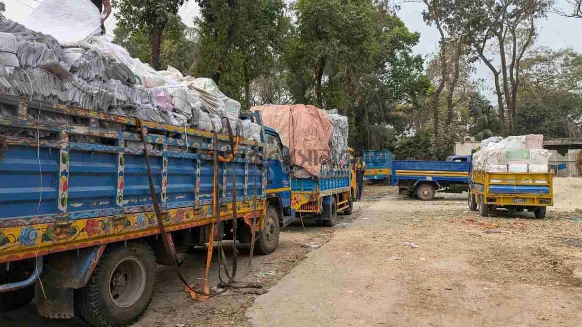 কাঁচপুরে অবৈধ ছাপাখানার মেশিন ও ৪ হাজার বই আটক, মূল্য প্রায় ২০ লাখ টাকা