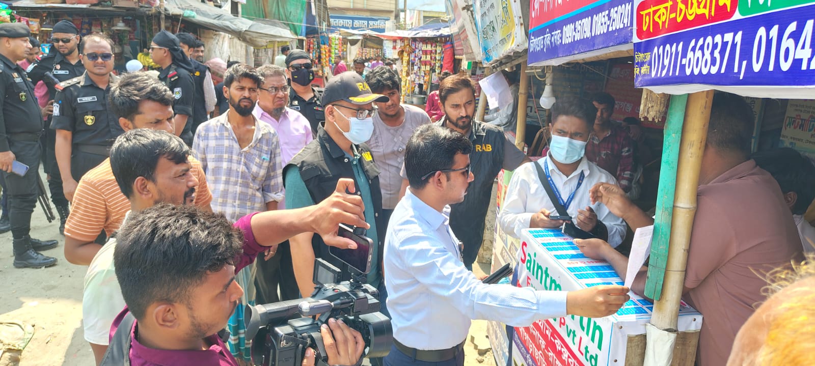 চিটাগাং রোড ও কাঁচপুরে অতিরিক্ত ভাড়া আদায়: র‍্যাব-১১ ও জেলা প্রশাসনের অভিযানে ৮৫০০ টাকা জরিমানা