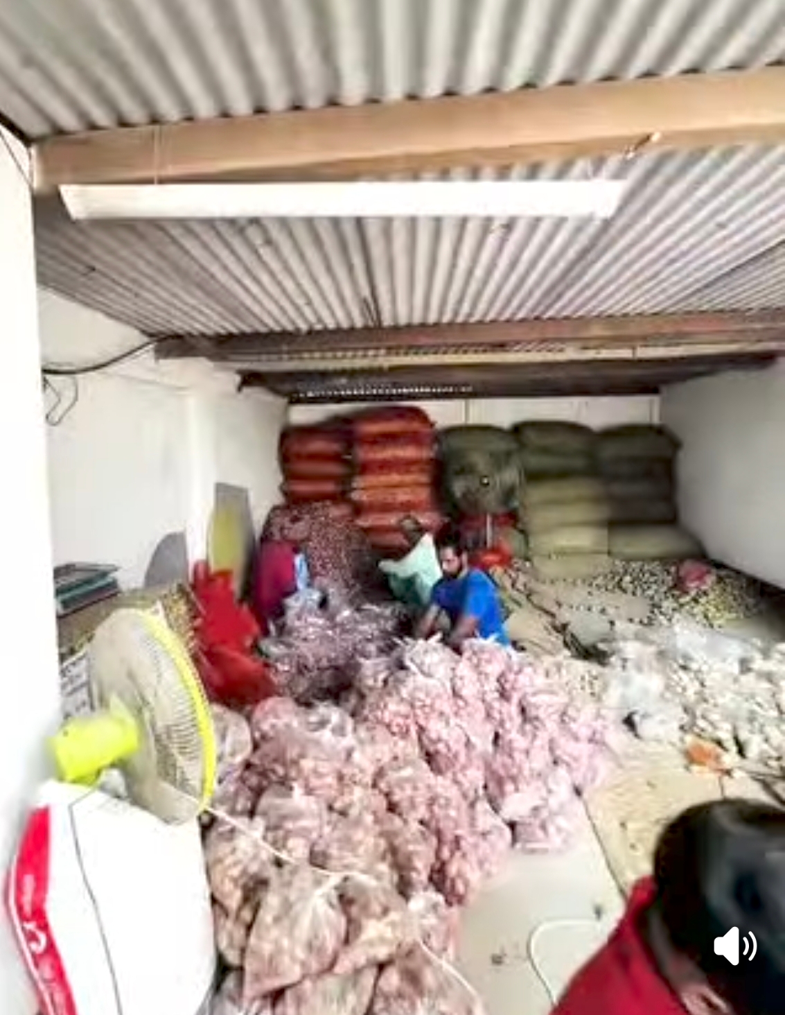 বৈদ্যের বাজার ইউনিয়নে অসচ্ছল পরিবারের পাশে ভারপ্রাপ্ত চেয়ারম্যান আলহাজ্ব মোঃ মামুন