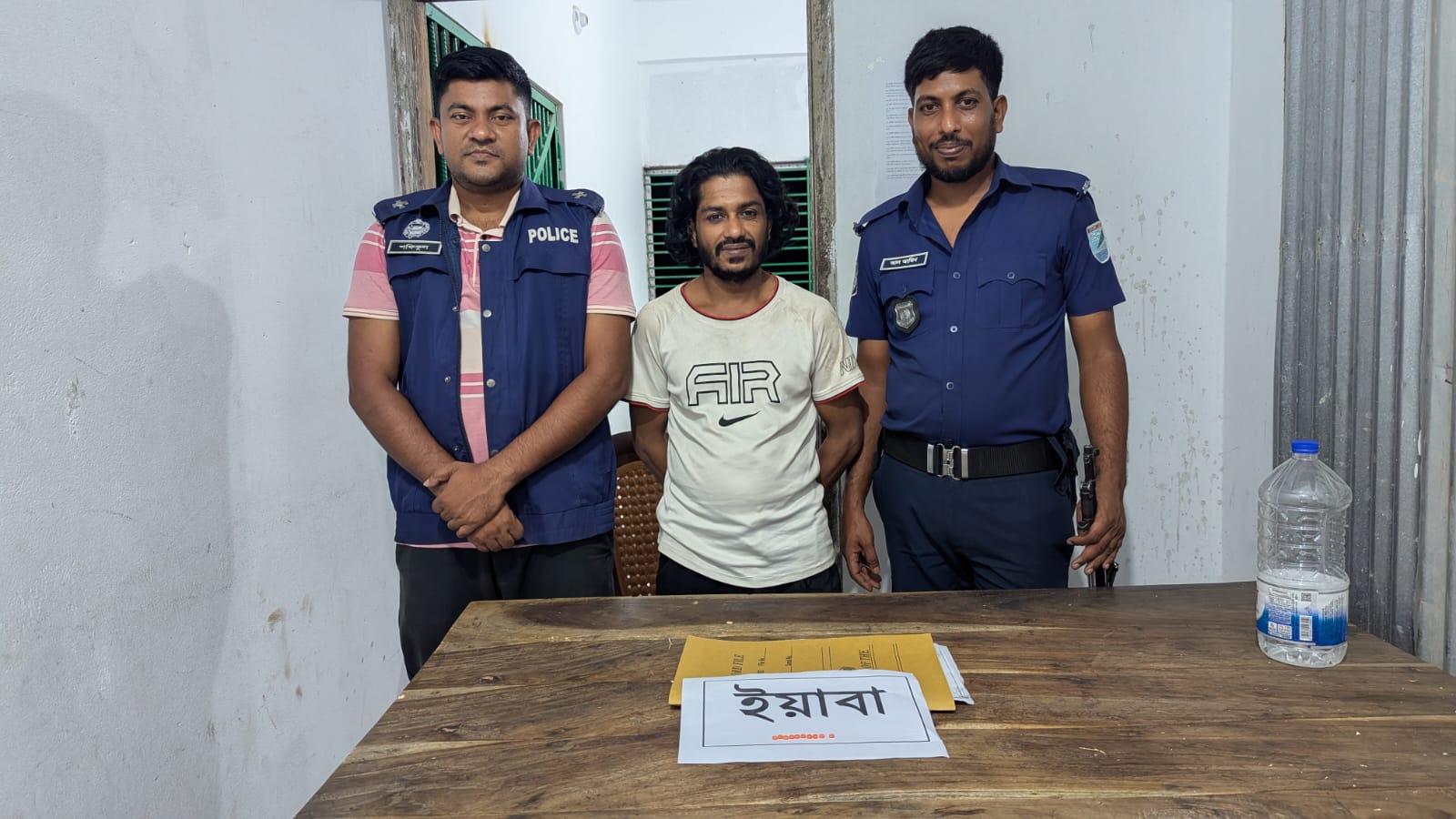 সোনারগাঁয়ে ইয়াবাসহ মাদক ব্যবসায়ী গ্রেফতার