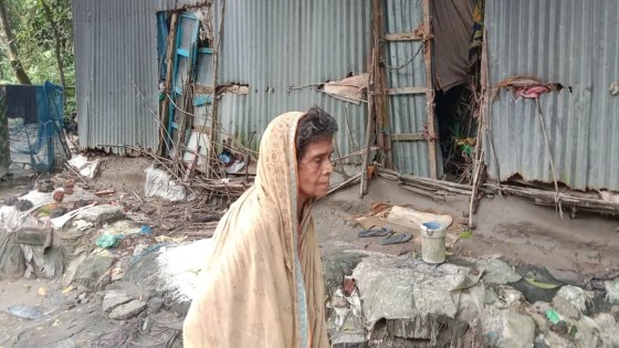 নরসিংদীর বিধবা মিলন রানী দাসের মানবেতর জীবনযাপন